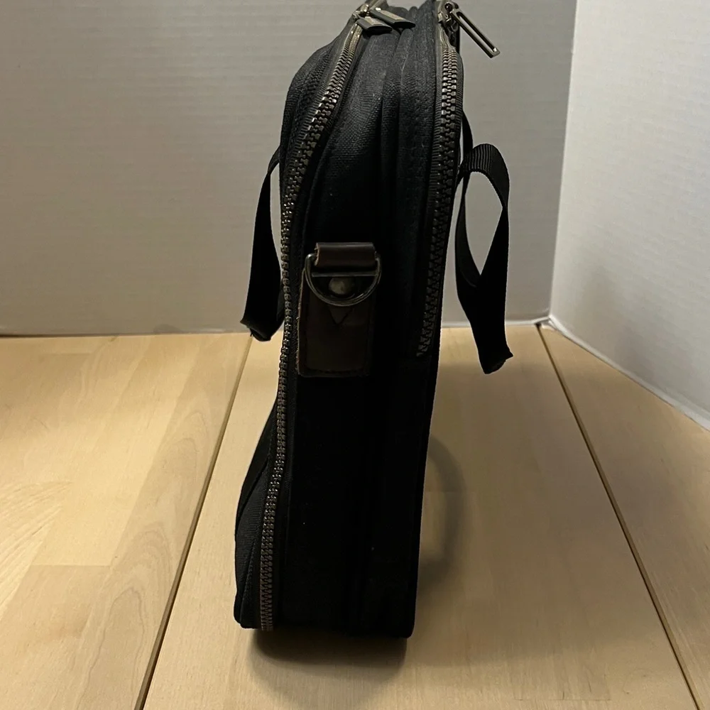 Y2K Eddie Bauer Black Nylon Laptop Case Brass & Leather Trim - No Shoulder Strap